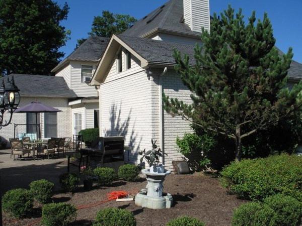 Spruce Hill Inn & Cottages Mansfield Room photo
